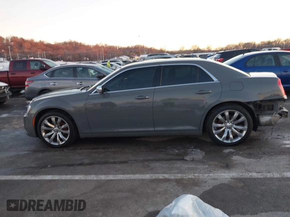 2018 Chrysler 300 Touring z VIN 2C3CCAAG4JH316993, wystawiony jako IAAI lot #41323733 z przebiegiem 59 595 mil mil oraz . Historia ofert i sprzedaży dostępna na DreamBid. Obrazek 14.