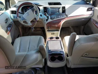 2012 Toyota Sienna XLE with VIN 5TDDK3DC5CS044711, listed as a Copart auction lot 58189195 with 112,172 mi miles and Salvage title. Bid and sale history available at DreamBid. Image 8.