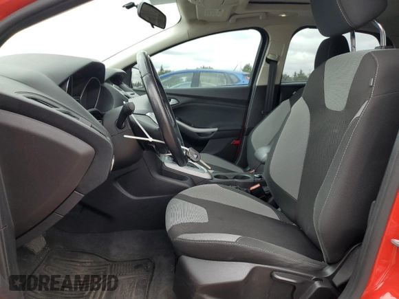 2012 Ford Focus SE z VIN 1FAHP3K21CL174053, wystawiony jako Copart lot #55752685 z przebiegiem 105 154 mil mil oraz Szkoda całkowita • Salvage title. Historia ofert i sprzedaży dostępna na DreamBid. Obrazek 7.