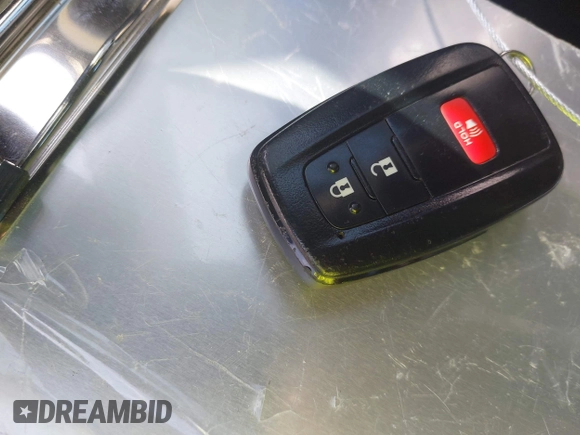 2021 Toyota Highlander L z VIN 5TDCZRBH1MS558663, wystawiony jako IAAI lot #42206187 z przebiegiem 49 574 mil mil oraz . Historia ofert i sprzedaży dostępna na DreamBid. Obrazek 11.