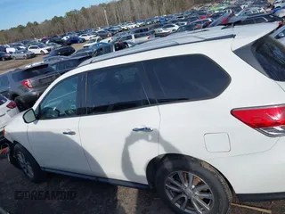 2016 Nissan Pathfinder S z VIN 5N1AR2MN2GC636547, wystawiony jako IAAI lot #41304624 z przebiegiem 152 654 mil mil oraz . Historia ofert i sprzedaży dostępna na DreamBid. Obrazek 14.