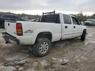 2003 GMC Sierra 1500HD SLE z VIN 1GTGK13U53F242247, wystawiony jako Copart lot #79421714 z przebiegiem 267 691 mil mil oraz Szkoda całkowita • Salvage title. Historia ofert i sprzedaży dostępna na DreamBid. Obrazek 3.