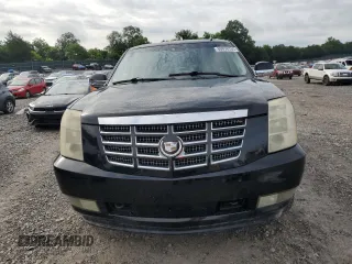 2008 Cadillac Escalade z VIN 1GYFK63818R251958, wystawiony jako Copart lot #60858735 z przebiegiem 253 726 mil mil oraz Czysty tytuł • Clean title. Historia ofert i sprzedaży dostępna na DreamBid. Obrazek 5.