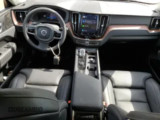 2024 Volvo XC60 Ultimate Dark Theme с VIN YV4L12RM1R1716437, выставлен на аукционе Copart как лот 71300334 с пробегом 8 073 миль миль и Списание • Salvage title. История ставок и продаж доступна на DreamBid. Изображение 8.