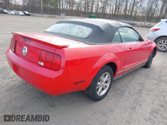 2007 Ford Mustang Deluxe with VIN 1ZVFT84N675296027, listed as a IAAI auction lot 41854793 with Not Provided miles and . Bid and sale history available at carsss.com. Image 4.