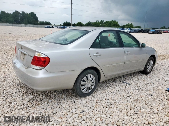 2006 Toyota Camry STD z VIN 4T1BE32K76U689932, wystawiony jako Copart lot #59475865 z przebiegiem 328 346 mil mil oraz Szkoda całkowita • Salvage title. Historia ofert i sprzedaży dostępna na DreamBid. Obrazek 3.