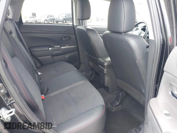 2024 Mitsubishi Outlander S z VIN JA4ARUAU3RU014400, wystawiony jako IAAI lot #41983269 z przebiegiem 22 489 mil mil oraz . Historia ofert i sprzedaży dostępna na DreamBid. Obrazek 8.