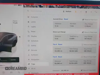 2022 Tesla Model Y Long Range z VIN 7SAYGDEE7NA006476, wystawiony jako IAAI lot #41894606 z przebiegiem 63 380 mil mil oraz . Historia ofert i sprzedaży dostępna na DreamBid. Obrazek 7.