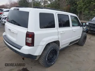 2016 Jeep Patriot Sport SE with VIN 1C4NJPBA5GD700309, listed as a IAAI auction lot 41673265 with 123,977 mi miles and . Bid and sale history available at DreamBid. Image 4.