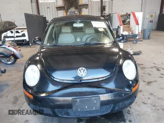 2008 Volkswagen New Beetle Coupe S with VIN 3VWRG31C18M505015, listed as a IAAI auction lot 42117855 with 52,177 mi miles. Bid and sale history available at carsss.com. Image 12.