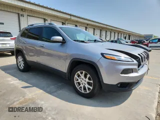 2016 Jeep Cherokee Altitude with VIN 1C4PJMCB5GW361408, listed as a Copart auction lot 58037875 with 134,808 mi miles and Salvage title. Bid and sale history available at DreamBid. Image 4.