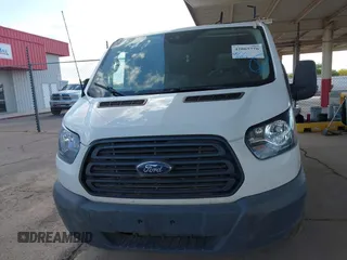 2018 Ford Transit z VIN 1FTYR1YM7JKB53325, wystawiony jako IAAI lot #42063776 z przebiegiem 108 912 mil mil oraz . Historia ofert i sprzedaży dostępna na DreamBid. Obrazek 6.