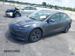 2023 Tesla Model 3 z VIN 5YJ3E1EA3PF435158, wystawiony jako IAAI lot #42356031 z przebiegiem 41 408 mil mil oraz . Historia ofert i sprzedaży dostępna na DreamBid. Obrazek 20.