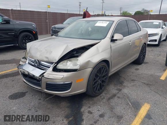 2005 Volkswagen Jetta 2.5 with VIN 3VWSG71K75M604112, listed as a IAAI auction lot 42196395 with 72,142 mi miles and . Bid and sale history available at DreamBid. Image 2.