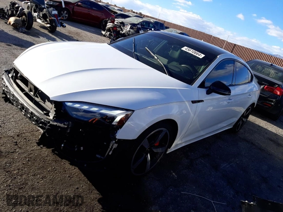 2023 Audi A5 Sportback S line Prestige z VIN WAUEACF52PA019366, wystawiony jako Copart lot #45610664 z przebiegiem 4 021 mil mil oraz . Historia ofert i sprzedaży dostępna na DreamBid. Obrazek 1.
