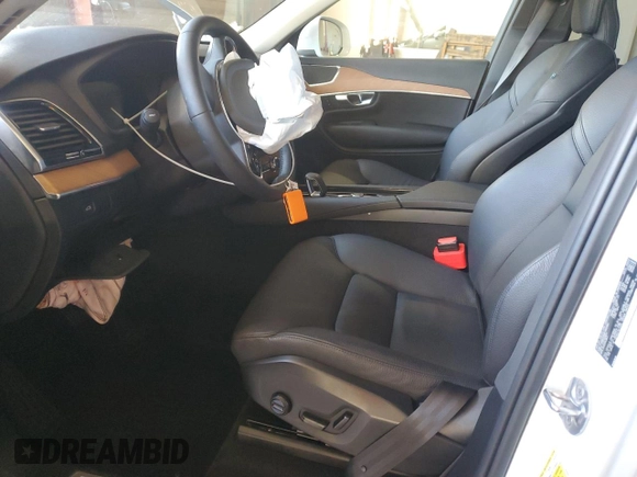 2023 Volvo XC90 Plus with VIN YV4062PN9P1985881, listed as a Copart auction lot 45497695 with 21,933 mi miles and Salvage Title. Bid and sale history available at carsss.com. Image 7.