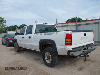 2006 GMC Sierra 2500HD SLE with VIN 1GTHC23U36F157077, listed as a IAAI auction lot 42438080 with Not provided miles and . Bid and sale history available at DreamBid. Image 3.