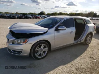 2015 Volvo V60 T5 Drive-E Premier with VIN YV140MEB3F1190649, listed as a Copart auction lot 71019093 with 82,813 mi miles. Bid and sale history available at carsss.com. Image 1.