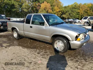 2002 GMC Sonoma SLS with VIN 1GTCS19W028235152, listed as a Copart auction lot 77214224 with 186,339 mi miles and Salvage Title. Bid and sale history available at carsss.com. Image 4.