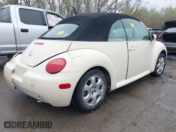 2003 Volkswagen Beetle GLS with VIN 3VWCK21Y43M315003, listed as a IAAI auction lot 41914125 with Not Provided miles and . Bid and sale history available at DreamBid. Image 4.