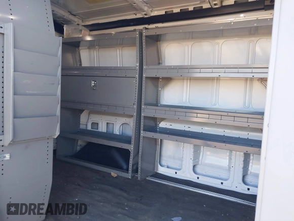 2019 Ford Transit z VIN 1FTYR1CM7KKB27462, wystawiony jako IAAI lot #41644752 z przebiegiem 94 260 mil mil oraz . Historia ofert i sprzedaży dostępna na DreamBid. Obrazek 8.
