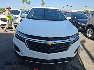 2022 Chevrolet Equinox LT z VIN 2GNAXJEV6N6108557, wystawiony jako IAAI lot #42185628 z przebiegiem 111 401 mil mil oraz . Historia ofert i sprzedaży dostępna na DreamBid. Obrazek 1.