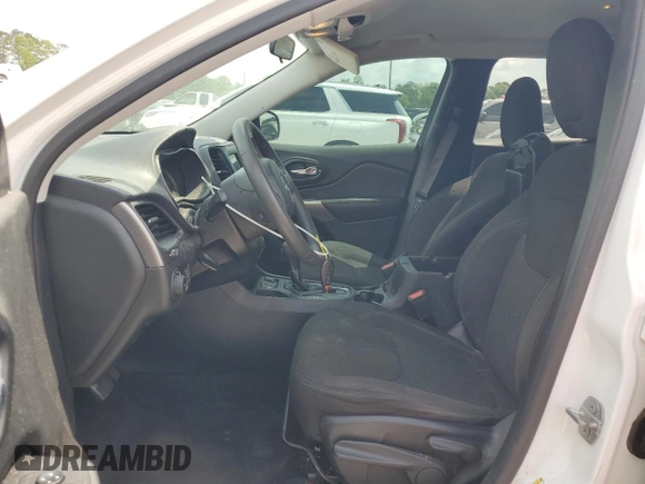 2019 Jeep Cherokee Latitude с VIN 1C4PJLCBXKD114772, выставлен на аукционе Copart как лот 54830985 с пробегом 105 976 миль миль и Списание • Salvage title. История ставок и продаж доступна на DreamBid. Изображение 7.