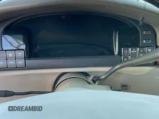 1999 Cadillac DeVille DHS z VIN 1G6KE54Y9XU783302, wystawiony jako Copart lot #42375455 z przebiegiem Nie podano mil oraz Czysty tytuł • Clean title. Historia ofert i sprzedaży dostępna na DreamBid. Obrazek 8.
