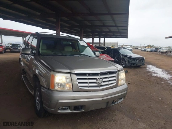 2002 Cadillac Escalade with VIN 1GYEK63N22R209467, listed as a IAAI auction lot 41816247 with 213,770 mi miles. Bid and sale history available at carsss.com. Image 1.