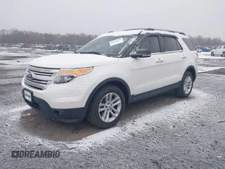 2014 Ford Explorer XLT with VIN 1FM5K7D85EGB32187, listed as a IAAI auction lot 41288259 with 237,289 mi miles. Bid and sale history available at carsss.com. Image 17.