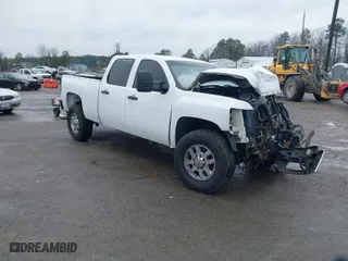 2011 Chevrolet Silverado 2500HD LT with VIN 1GC1KXE86BF186651, listed as a IAAI auction lot 41509013 with 1 mi miles. Bid and sale history available at carsss.com. Image 1.