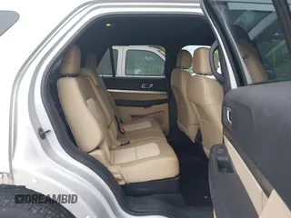 2017 Ford Explorer z VIN 1FM5K7BH2HGC91658, wystawiony jako IAAI lot #42313303 z przebiegiem 40 612 mil mil oraz . Historia ofert i sprzedaży dostępna na DreamBid. Obrazek 8.