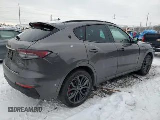 2022 Maserati Levante Modena S with VIN ZN661ZUM1NX407217, listed as a Copart auction lot 87682625 with 13,940 mi miles and Clean Title. Bid and sale history available at carsss.com. Image 3.