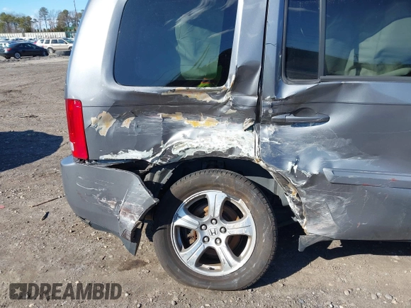 2009 Honda Pilot EX-L with VIN 5FNYF48569B025993, listed as a IAAI auction lot 41746444 with 194,539 mi miles. Bid and sale history available at carsss.com. Image 6.