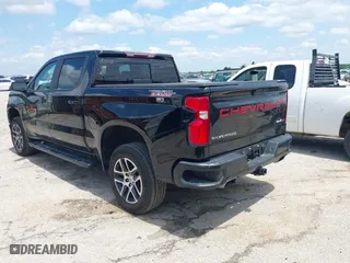 2019 Chevrolet Silverado 1500 LT Trail Boss with VIN 3GCPYFED5KG193055, listed as a IAAI auction lot 42071245 with 74,793 mi miles. Bid and sale history available at carsss.com. Image 3.