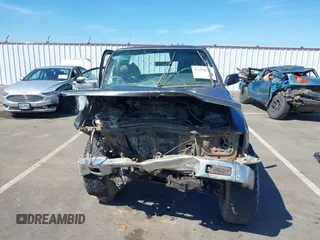 1990 Toyota Pickup SR5 z VIN JT4VN13G7L5019822, wystawiony jako IAAI lot #42194555 z przebiegiem 255 628 mil mil oraz . Historia ofert i sprzedaży dostępna na DreamBid. Obrazek 13.