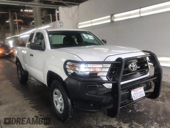 2017 Toyota Tacoma SR z VIN 5TFRX5GN4HX081282, wystawiony jako IAAI lot #42434418 z przebiegiem 184 905 mil mil oraz . Historia ofert i sprzedaży dostępna na DreamBid. Obrazek 15.