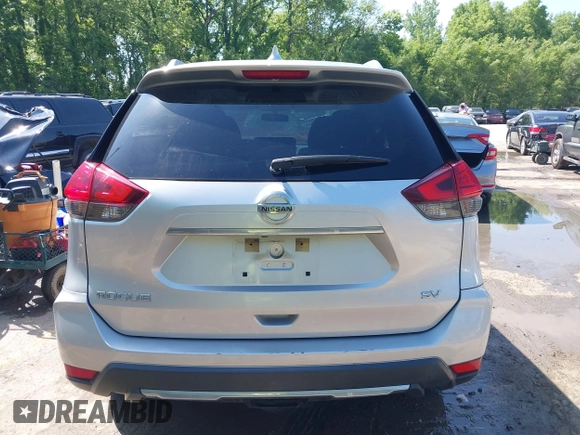 2017 Nissan Rogue SV z VIN KNMAT2MTXHP537375, wystawiony jako IAAI lot #42212804 z przebiegiem 206 335 mil mil oraz . Historia ofert i sprzedaży dostępna na DreamBid. Obrazek 16.