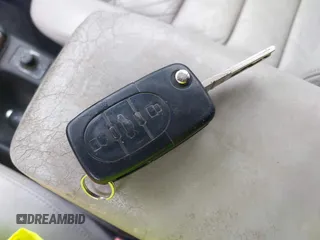2002 Audi S6 z VIN WAUXU54B62N070925, wystawiony jako IAAI lot #38122381 z przebiegiem 219 441 mil mil oraz . Historia ofert i sprzedaży dostępna na DreamBid. Obrazek 11.