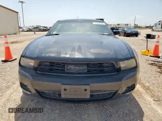 2012 Ford Mustang Premium z VIN 1ZVBP8AM6C5246219, wystawiony jako Copart lot #61443795 z przebiegiem 98 794 mil mil oraz Szkoda całkowita • Salvage title. Historia ofert i sprzedaży dostępna na DreamBid. Obrazek 5.