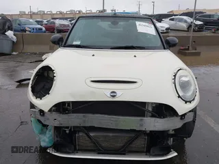 2016 MINI Convertible S z VIN WMWWG9C52G3C21934, wystawiony jako IAAI lot #41569029 z przebiegiem 102 042 mil mil oraz . Historia ofert i sprzedaży dostępna na DreamBid. Obrazek 13.