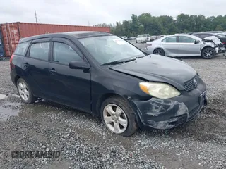 2004 Toyota Matrix Std with VIN 2T1KR32E44C207298, listed as a IAAI auction lot 40333656 with 176,428 mi miles. Bid and sale history available at carsss.com. Image 1.