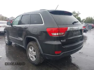 2011 Jeep Grand Cherokee Laredo z VIN 1J4RR4GG1BC566381, wystawiony jako IAAI lot #41547199 z przebiegiem 215 157 mil mil oraz . Historia ofert i sprzedaży dostępna na DreamBid. Obrazek 3.