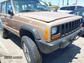1999 Jeep Cherokee SE with VIN 1J4FF28S4XL592788, listed as a IAAI auction lot 42560002 with 189,258 mi miles and . Bid and sale history available at DreamBid. Image 12.