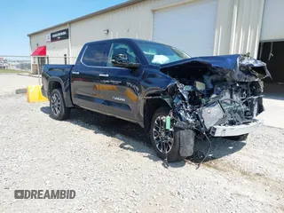 2024 Toyota Tundra Limited z VIN 5TFJA5DB2RX236602, wystawiony jako IAAI lot #41892820 z przebiegiem 5 810 mil mil oraz . Historia ofert i sprzedaży dostępna na DreamBid. Obrazek 1.