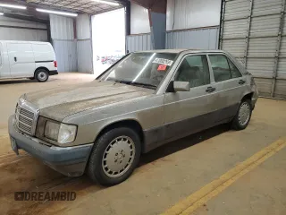 1992 Mercedes-Benz 190 z VIN WDBDA29D9NF922110, wystawiony jako Copart lot #47000265 z przebiegiem 313 746 mil mil oraz Szkody całkowita. Historia ofert i sprzedaży dostępna na DreamBid. Obrazek 1.