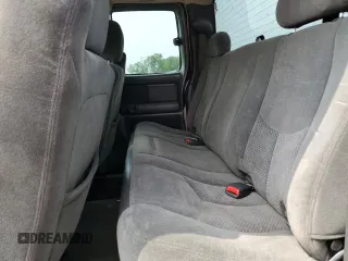 2005 Chevrolet Silverado 1500 Z71 с VIN 1GCEK19B15Z124095, выставлен на аукционе Copart как лот 60690955 с пробегом 160 860 миль миль и Списание • Salvage title. История ставок и продаж доступна на DreamBid. Изображение 10.