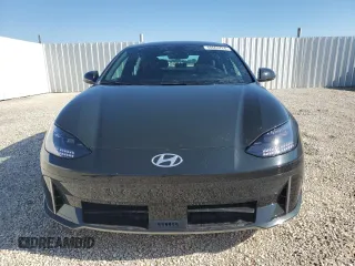 2023 Hyundai Ioniq 6 SEL z VIN KMHM34AA1PA021558, wystawiony jako Copart lot #48663724 z przebiegiem 7710 mil mil oraz . Historia ofert i sprzedaży dostępna na DreamBid. Obrazek 5.