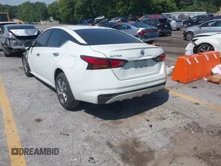 2020 Nissan Altima S z VIN 1N4BL4BVXLC184212, wystawiony jako IAAI lot #42283417 z przebiegiem 119 077 mil mil oraz . Historia ofert i sprzedaży dostępna na DreamBid. Obrazek 3.