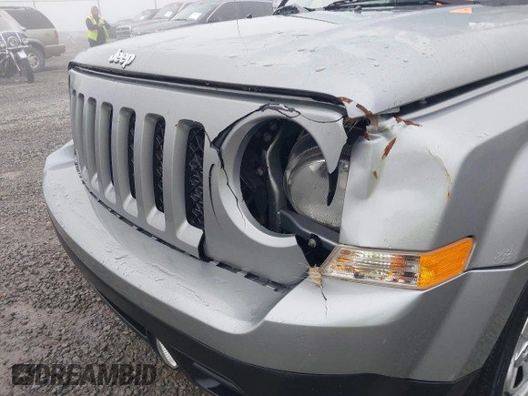 2016 Jeep Patriot Sport with VIN 1C4NJRBB6GD756036, listed as a IAAI auction lot 41910486 with 147,845 mi miles and . Bid and sale history available at carsss.com. Image 6.